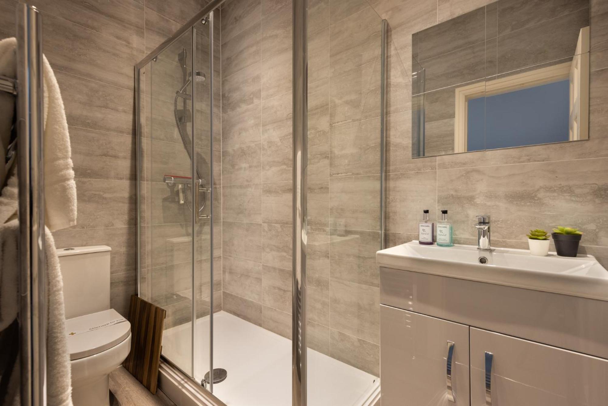 Ebor Place - Stunning Period With Free Parking *