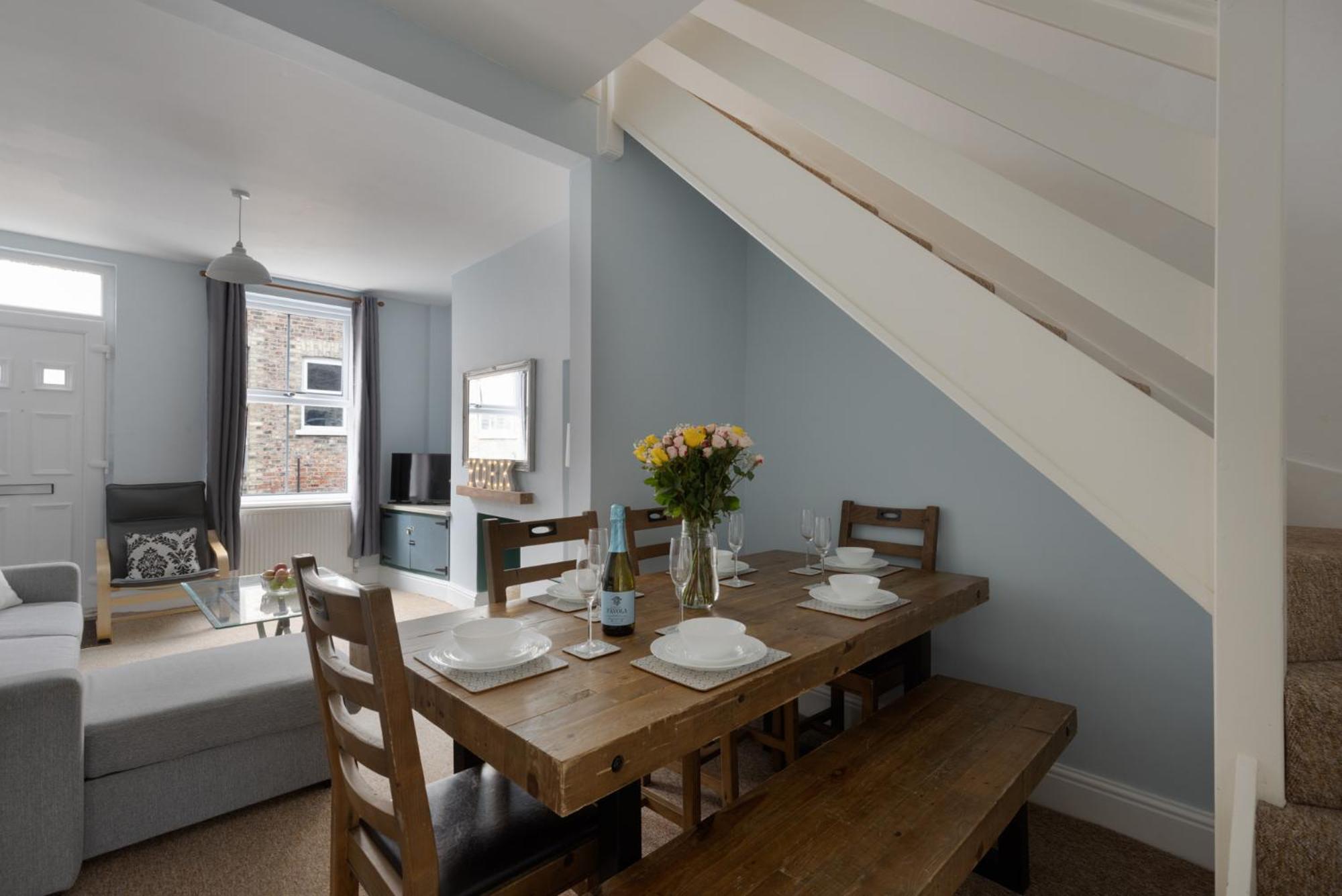 Ebor Place - Stunning Period With Free Parking *