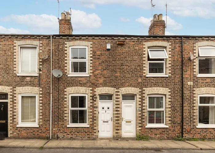 Ebor Place - Stunning Period Home With Free Parking